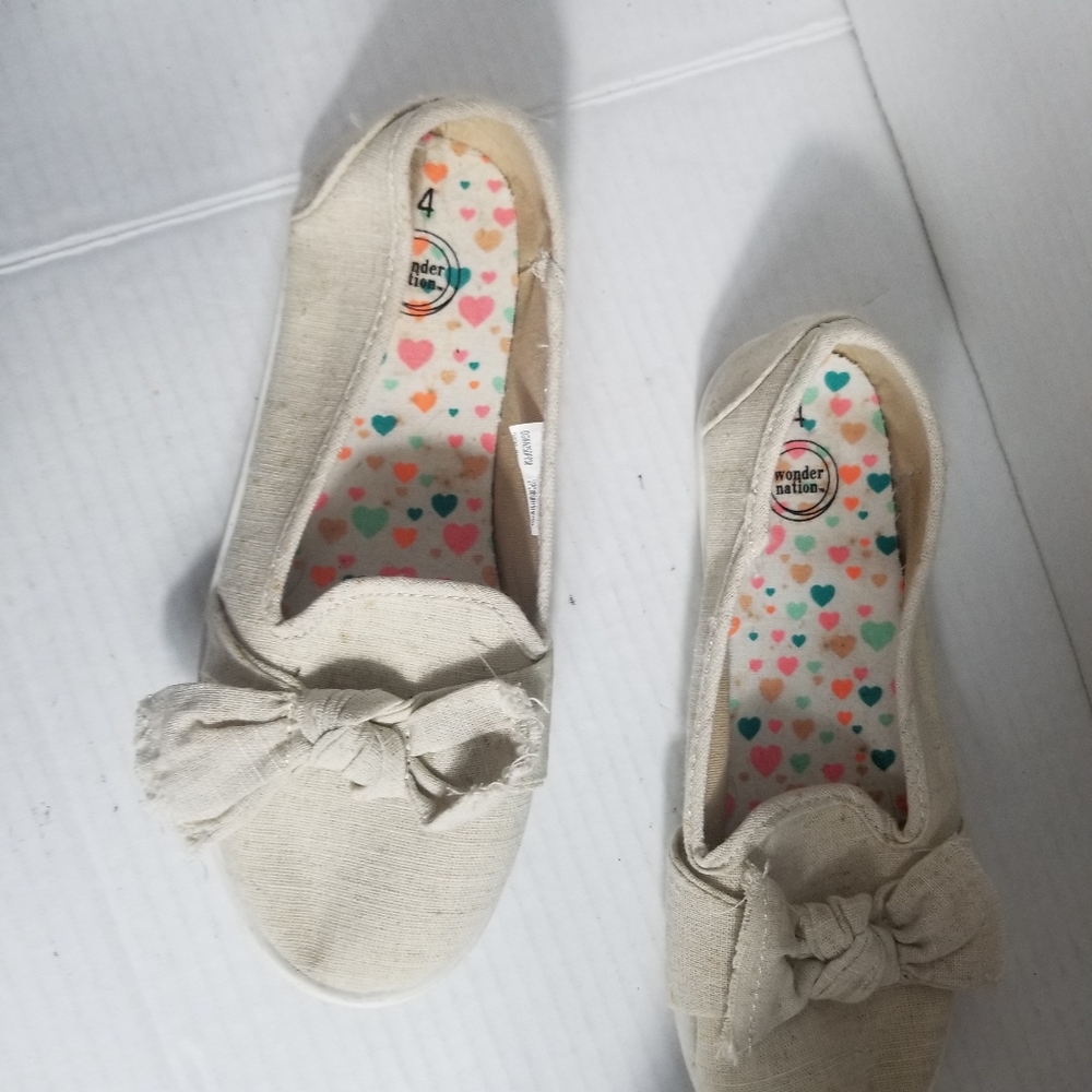 WONDER NATION GIRL'S CREAM FLATS WITH BOW SIZE 4 (PLEASE SEE ALL PHOTOS) - Picture 5 of 14